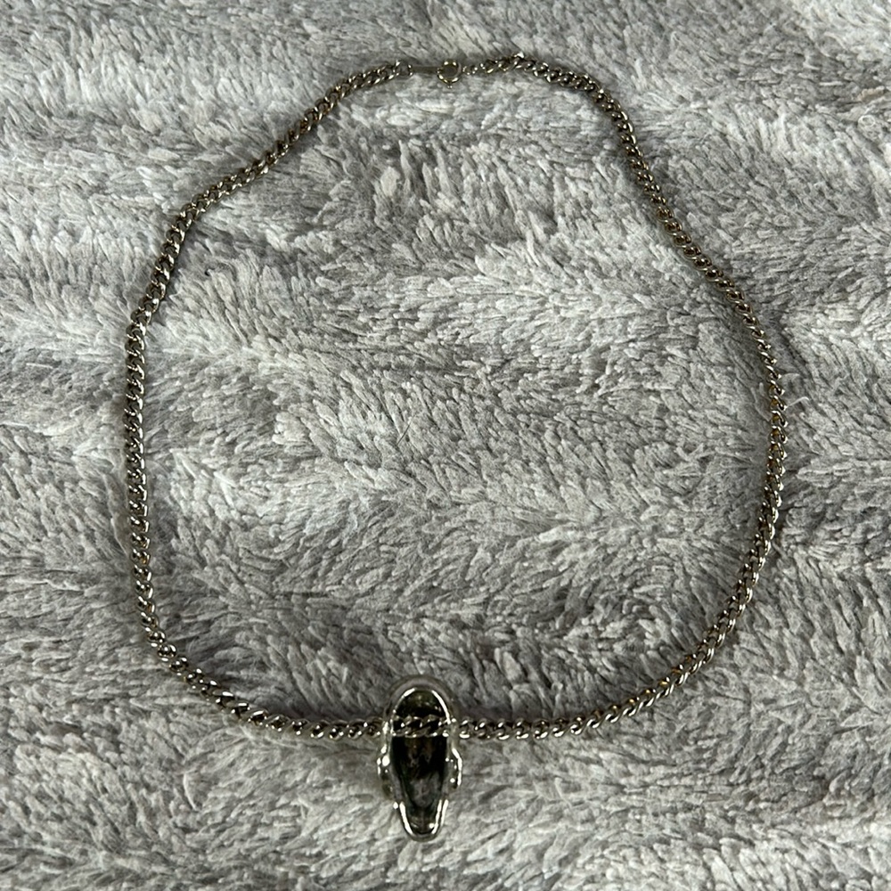 Silver colored 18 inch necklace with skull head - Picture 3 of 7